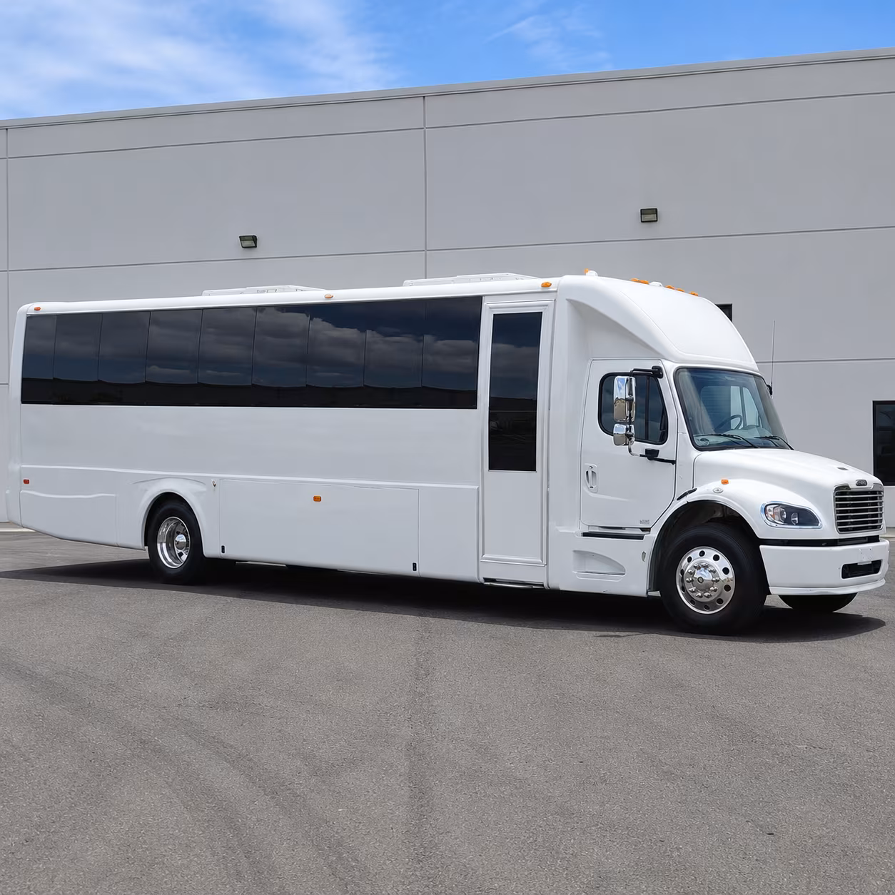 28 Passenger Party Bus Exterior